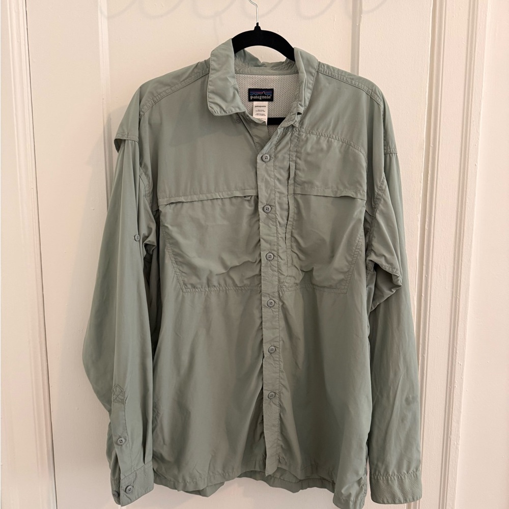 Patagonia Men's Sage Green Shirt